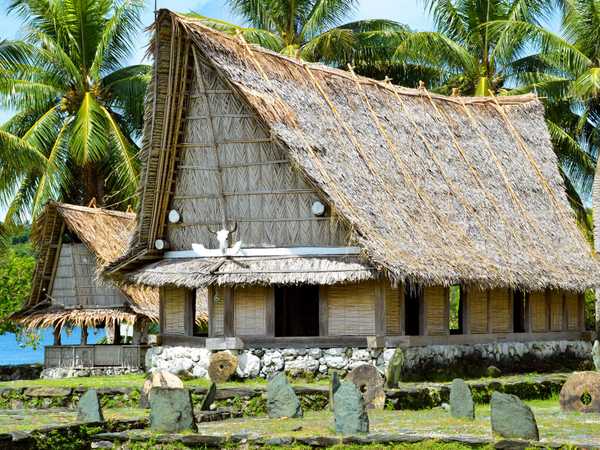 Colonia (Yap) - Una tipica 'faluw' ospita il National Museum of Yap